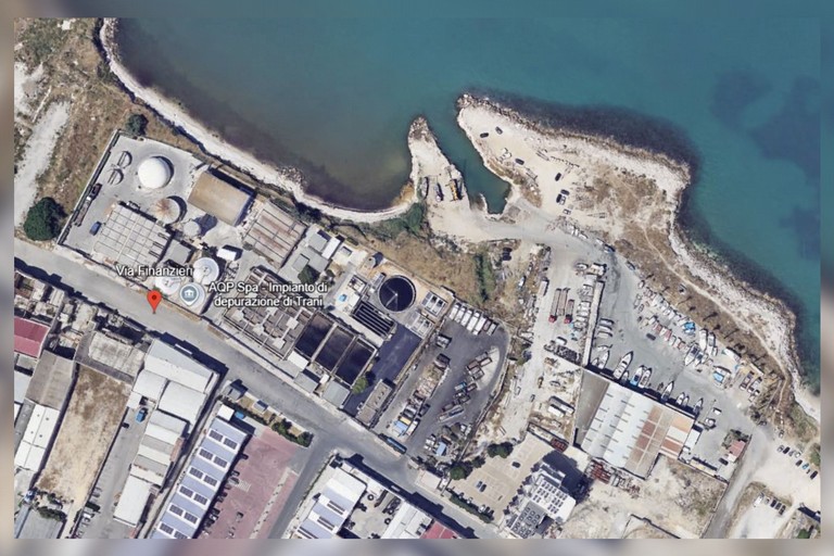 Isola ecologica di via dei Finanzieri,