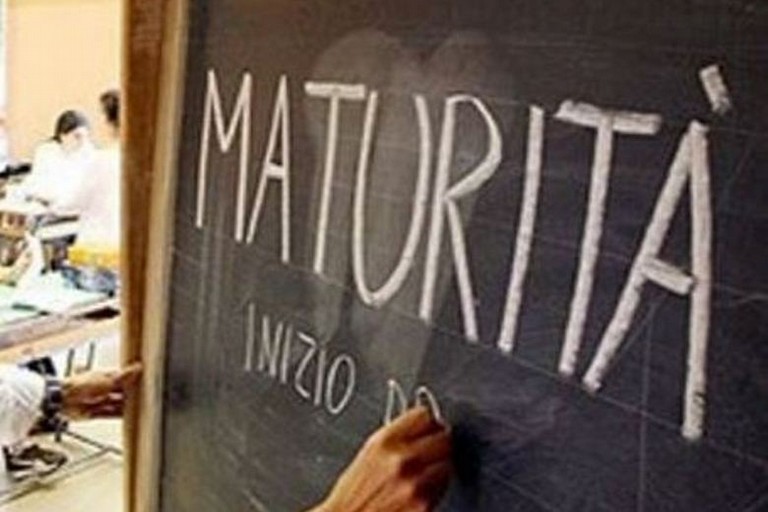 Trani, la maturità ed il triangolo delle eccellenze dei Licei e dell'ITES: ecco chi sono
