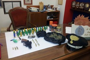 Carabinieri - Armi e droga a Corato