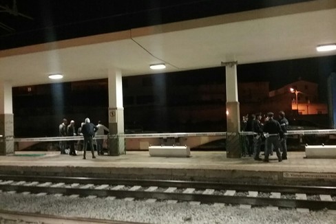 senzatetto travolta dal treno