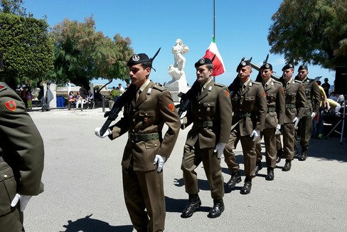 Parata militare in villa comunale