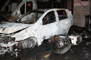 Ambulanze Oer bruciate a Trani