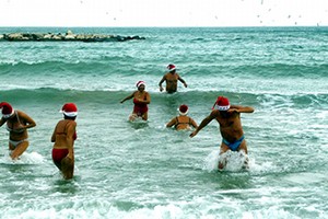 Babbo Natale vien dal mare un'iniziativa benefica