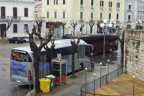 bus in piazza Plebiscito