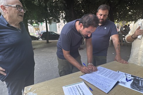 Confesercenti Trani | Raccolta firme pro commercio di prossimità