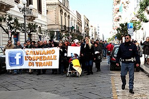 Protesta contro lo smembramento dell'ospedale