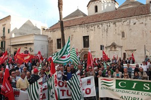 Corteo Sindacati Trani 1