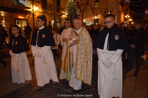 Inaugurazione e posa del Bambinello nel presepe cittadino di Piazza Libertà