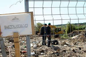 Guardia Guardia di Finanza - Discarica Abusiva