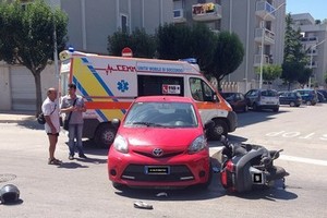 Moto contro auto, ennesimo incidente in zona Pozzo Piano