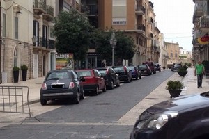 Transito e parcheggio selvaggio in Via San Giorgio