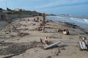 Lido Matinelle - opere d'arte rifiuti