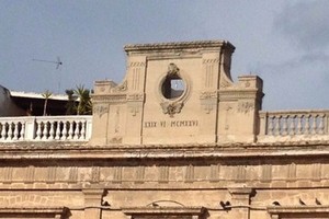 Orologio di palazzo Vischi