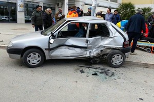 Incidente sulla 16 bis a Trani, due auto coinvolte