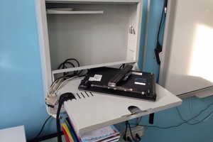 Furto nella notte alla scuola De Amicis, portati via i computer