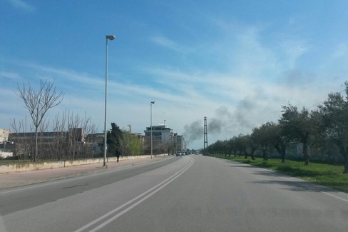 Incendio roulotte rom