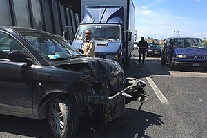 Incidente sulla strada statale 16 bis