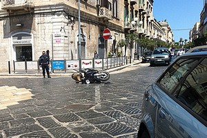 Incidente stradale in piazza della Repubblica