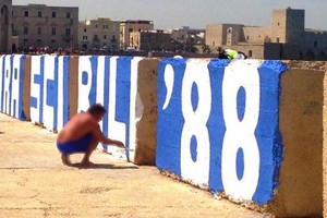 Scritta irascibili sul braccio di Trani