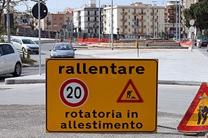 Lavori alla rotonda di via Istria