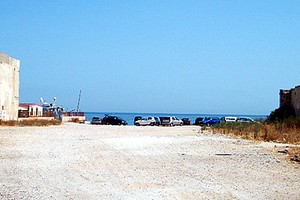 Macello beach, nei pressi del depuratore di Trani