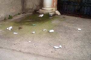 Via Di Vittorio dopo il mercato settimanale