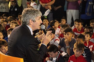 Trani abbraccia Pablito, eroe del mundial di Spagna ‘82