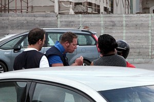 Parcheggiatori abusivi in piazza Re Manfredi