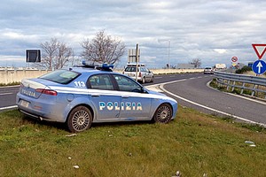 Polizia sulla statale 16 bis