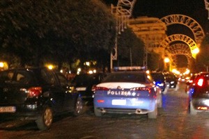 Polizia piazza rissa