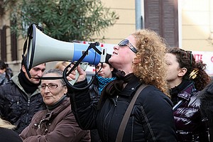 Nuove case popolari, protesta al comune di Trani