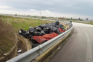 Rifiuti abbandonati a Boccadoro