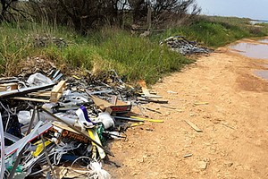 Rifiuti scaricati a Boccadoro