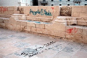 Nuove scritte sulla cattedrale di Trani