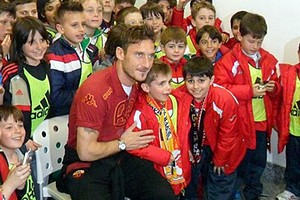 La scuola calcio Nicola Di Leo di Trani con Totti