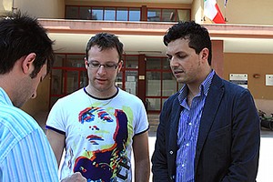 Bandiere d'Italia alle scuole di Trani