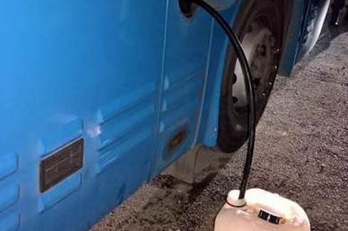 Gasolio rubato da autobus
