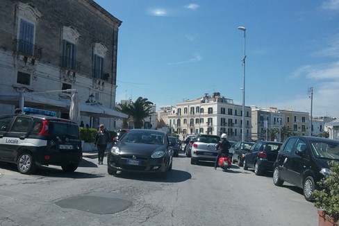 Caos auto al porto