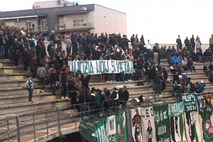 Striscione a Monopoli