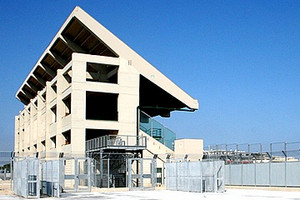 Tribuna dello stadio di Trani durante i lavori