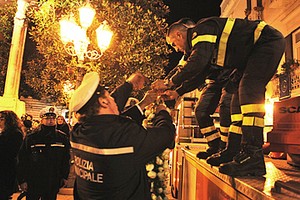 Omaggio floreale all'Immacolata