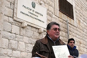 Roberto Visibelli in Procura a Trani