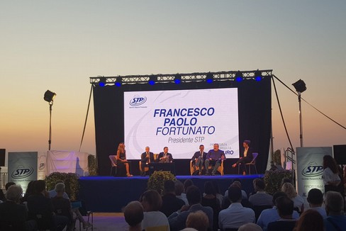 Inaugurazione bus Stp: gli ospiti sul palco