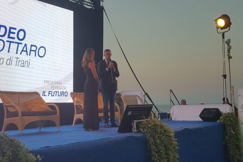 Nuovi bus Stp: presentazione in piazza Duomo