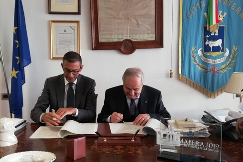 Firma del protocollo d'intesa tra Trani e Matera