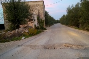 Voragini in via delle Tufare