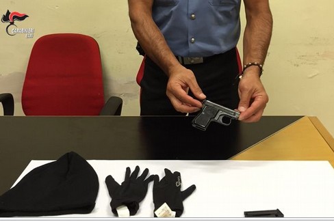 Pistola rubata e posta sotto sequestro dai Carabinieri