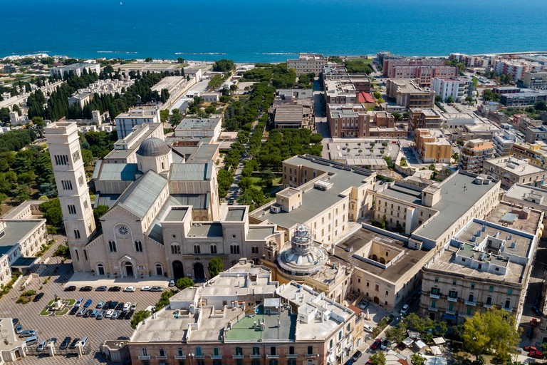 Veduta area delle strutture di Universo Salute a Bisceglie