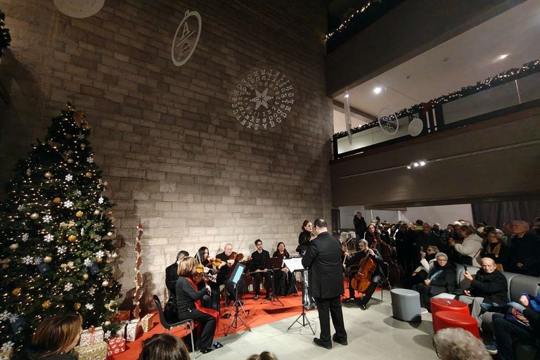 Ensemble Accademia Musicale Federiciana e Alina Sivitskaya. <span>Foto Adriana Fabrizio</span>