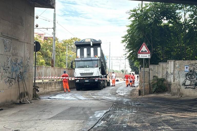 Via Verdi a Trani - Lavori in corso. <span>Foto Tonino Lacalamita</span>